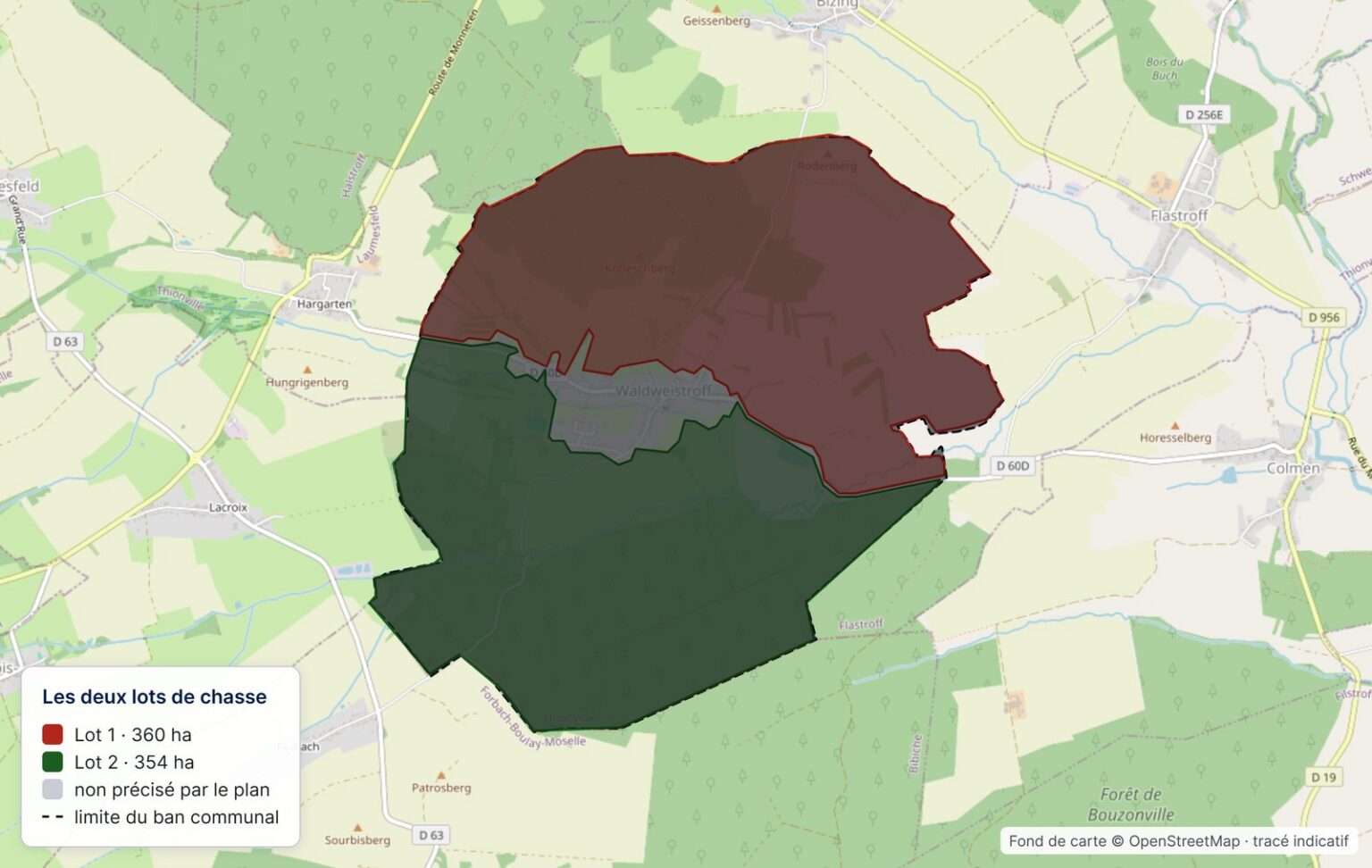 Carte du ban communal : le lot 1, en rouge, occupe le nord et l'est du territoire ; le lot 2, en vert, le sud et l'ouest. Les deux se rejoignent le long du village, qui reste en gris avec ses abords. La limite du ban est tracée en pointillés.